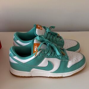 Nike Women’s Teal/White Dunks. Size 9